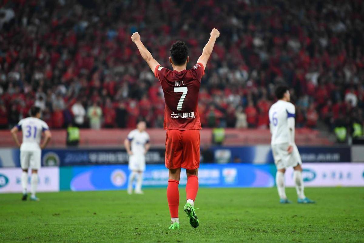 史上最年轻“金靴傲视”球员称霸赛场的简单介绍