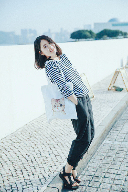 中国足球俱乐部经营模式多元化发展，中国职业足球俱乐部的经营内容